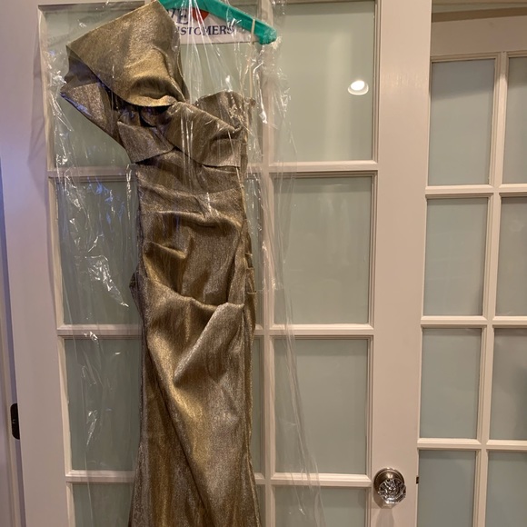 Talbot Runhof evening dress - Picture 4 of 7